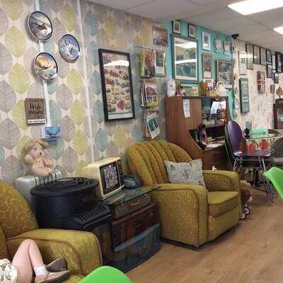 Polly Put The Kettle On