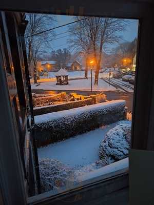 Royal Oak At Burton Leonard