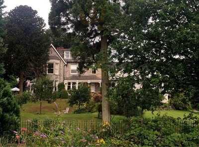 Restaurant At Clare House