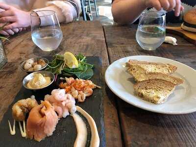 Edwins Of Hatfield Restaurant And Wine Bar