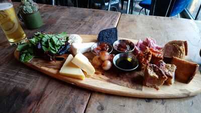 Edwins Of Hatfield Restaurant And Wine Bar