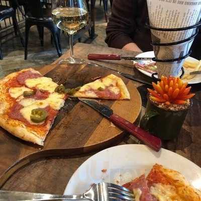 Edwins Of Hatfield Restaurant And Wine Bar