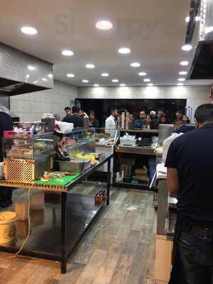 Popeyes Pizzas & Burgers