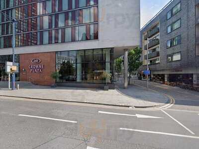 Glasshouse Bar And Restaurant