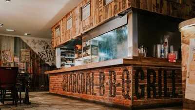 Smokey Barrels Bar & Grill