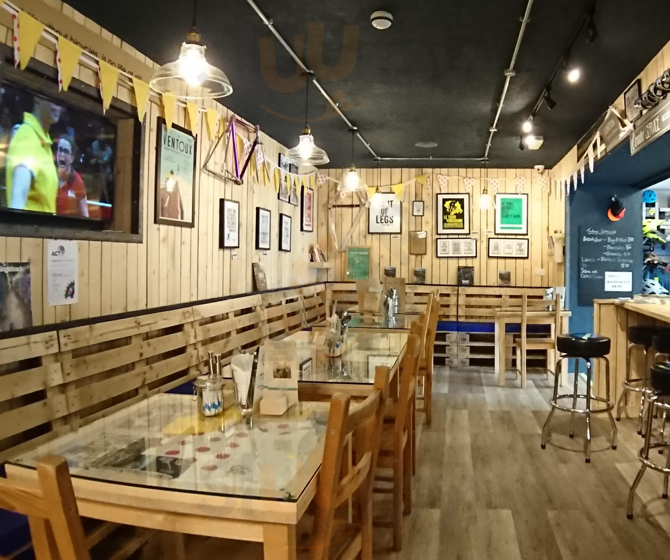 3 Peaks Cycles Bike Shop & Cafe