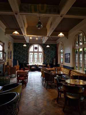 British Oak Public House