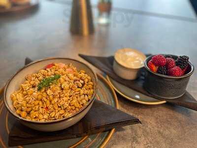 Seventy One Restaurant & Bar