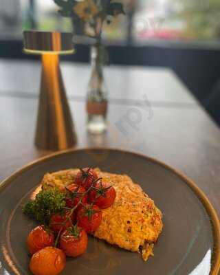 Seventy One Restaurant & Bar