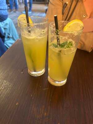 The Crown Hawes - Photo 7