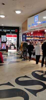 Le Petit Four Francais