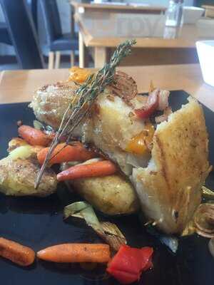 Madeira Cafe And Restaurant