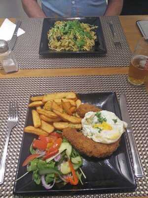 Madeira Cafe And Restaurant