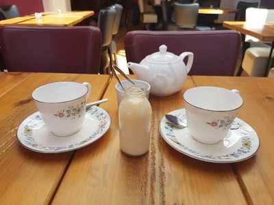 Dickens - Kitchen And Bar