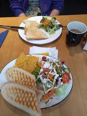 Shapes Restaurant At Aldiss