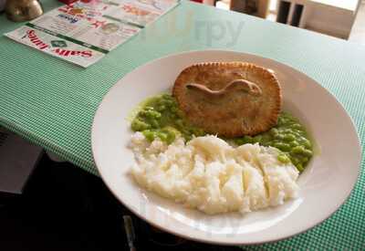 Sally Jane's Pie'n'mash