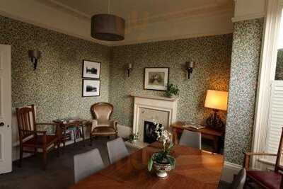 Restaurant At Ascot House