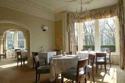 Restaurant At Ascot House