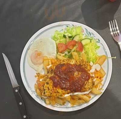 Crescent Grill House