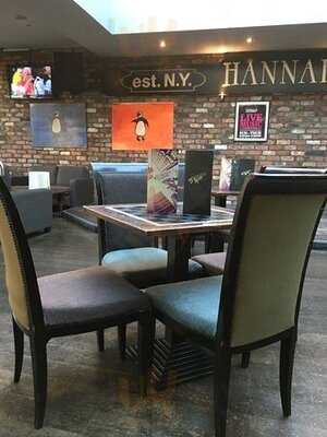Hannah's Bar