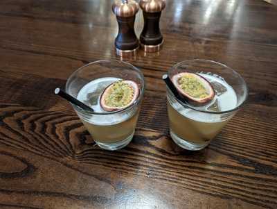 Metropole Bar - Photo 8