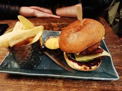 Harvester Coed-y-goras