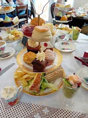 Sarah-jane’s Tearooms And Coffee Lounge