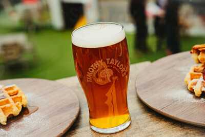 Lake View Garden Bar