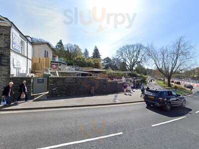 Lake View Garden Bar