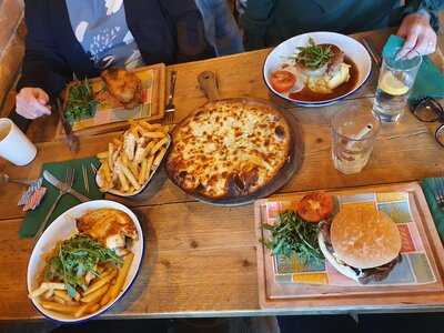 Lake View Garden Bar