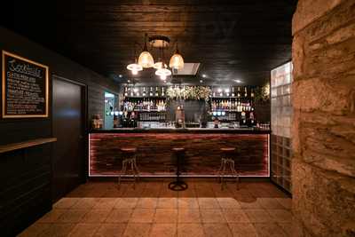 Lake View Garden Bar