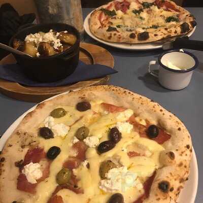 Grumpy's Bar & Wood Fired Pizza