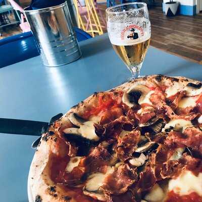 Grumpy's Bar & Wood Fired Pizza