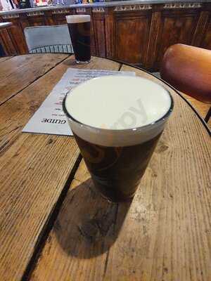 The Actress & Bishop