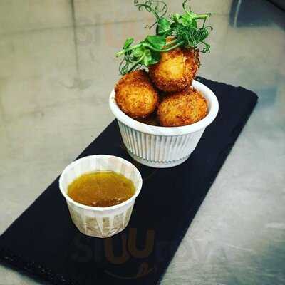 The Boundary Pub & Restaurant