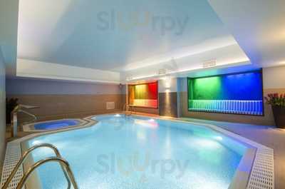 The Bar & Lounge At The Midland