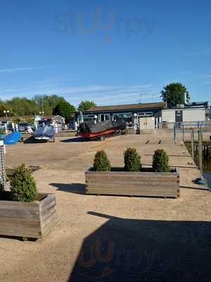 Quayside Bar And Restaurant Oulton Broad