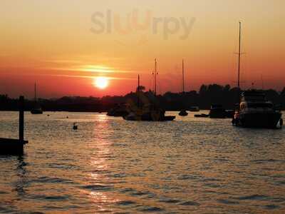 Quayside Bar And Restaurant Oulton Broad