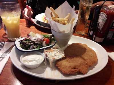 Kuddles Bar And Grill