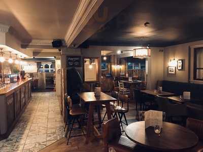 Kuddles Bar And Grill