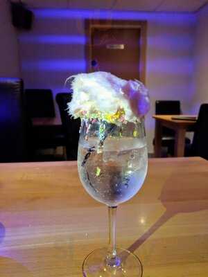 Alleyc'zam Cafe & Bar