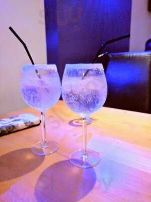 Alleyc'zam Cafe & Bar