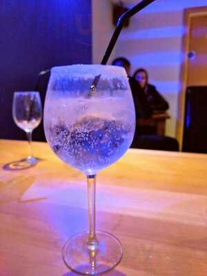 Alleyc'zam Cafe & Bar