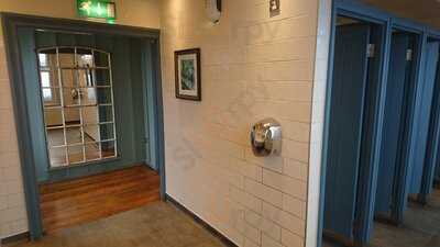 The Wagon And Horses - Jd Wetherspoon