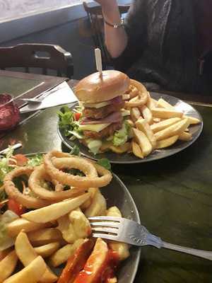 The Winch Pub & Restaurant