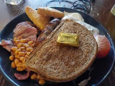 The Piccadilly Tavern