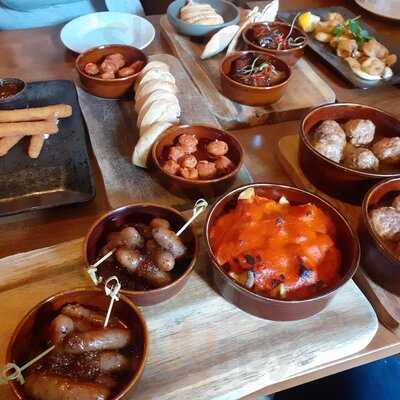 Golden Lion At Settle