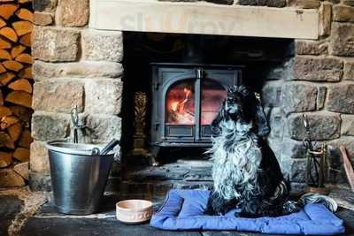 Golden Lion At Settle