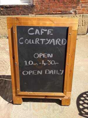 Cafe In The Courtyard