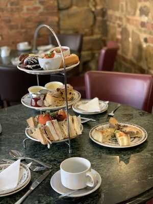 Cromwells Restaurant And Tea Room